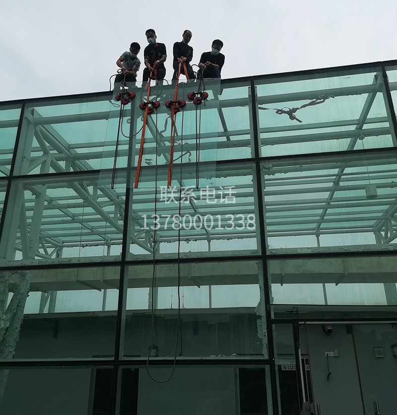 高新區(qū)管委會外墻玻璃更換