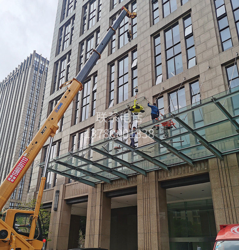 高新區(qū)研發(fā)園雨棚玻璃更換