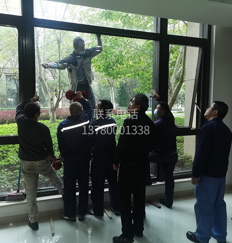 綠城研發(fā)園幕墻玻璃安裝