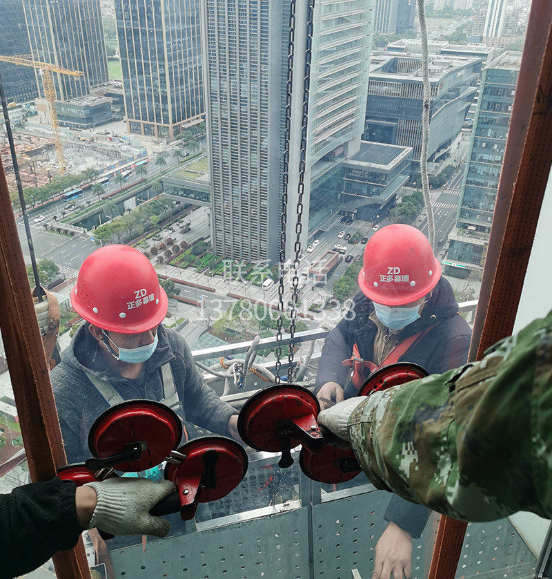 寧波第二高樓中銀大廈單元式幕墻玻璃更換