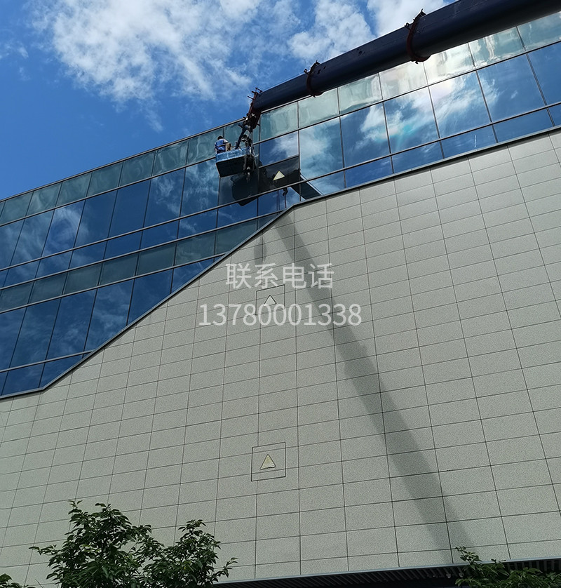 銀泰城外墻玻璃更換
